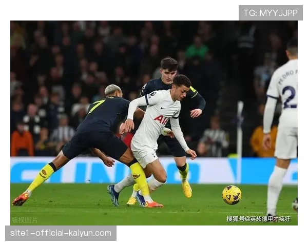 纽卡边路防守漏洞分析 拉扬传中时无人盯防塔韦尼耶